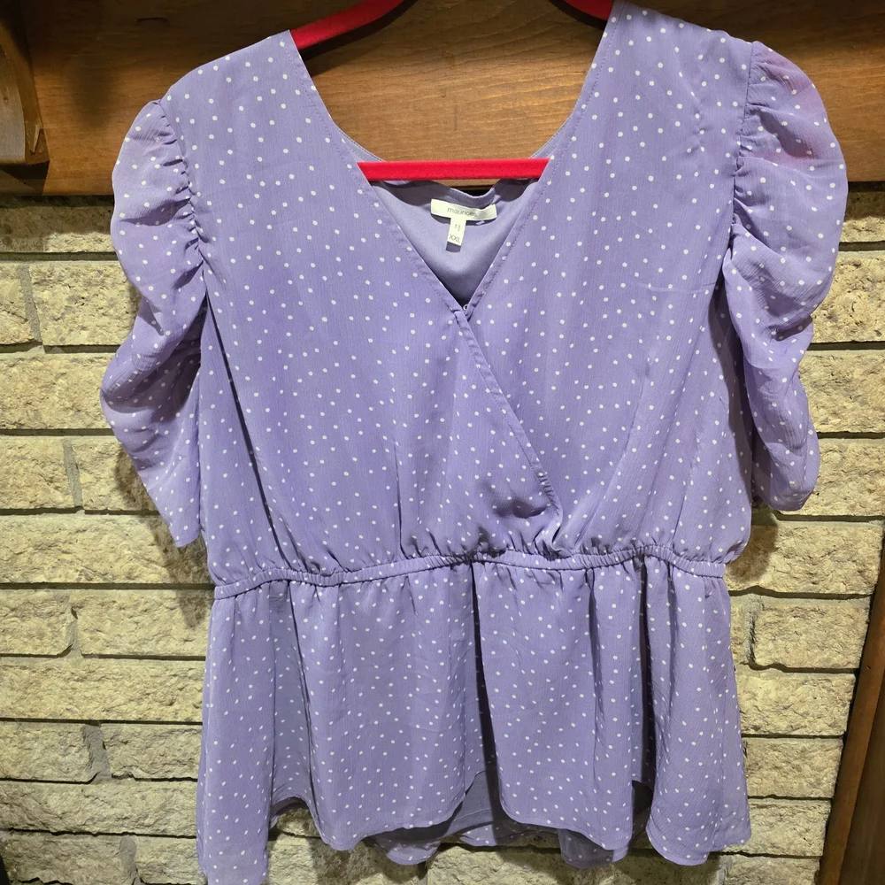 Maurices Purple Polka Dot Women's Top - Picture 4 of 7